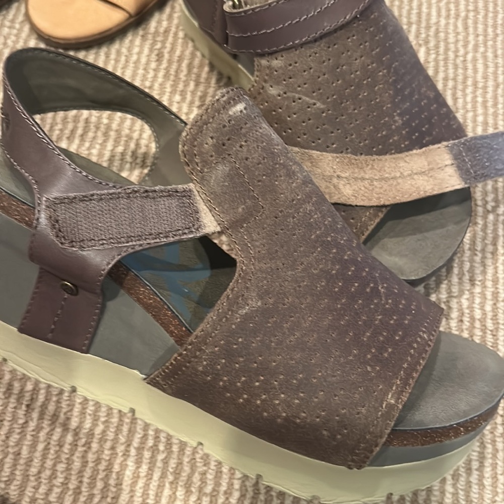 NEW OTBT waypoint distressed wedge Brown Wedge Sandals size 9 - Picture 8 of 12
